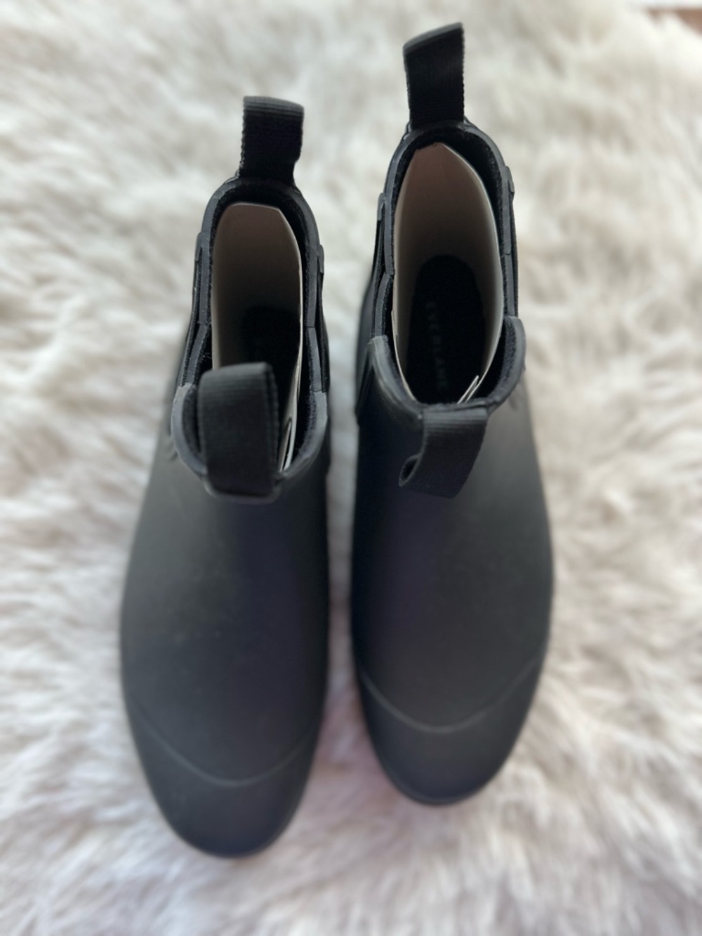 Everlane women’s Black Chelsea Rain Boots slip resistant - Picture 7 of 13